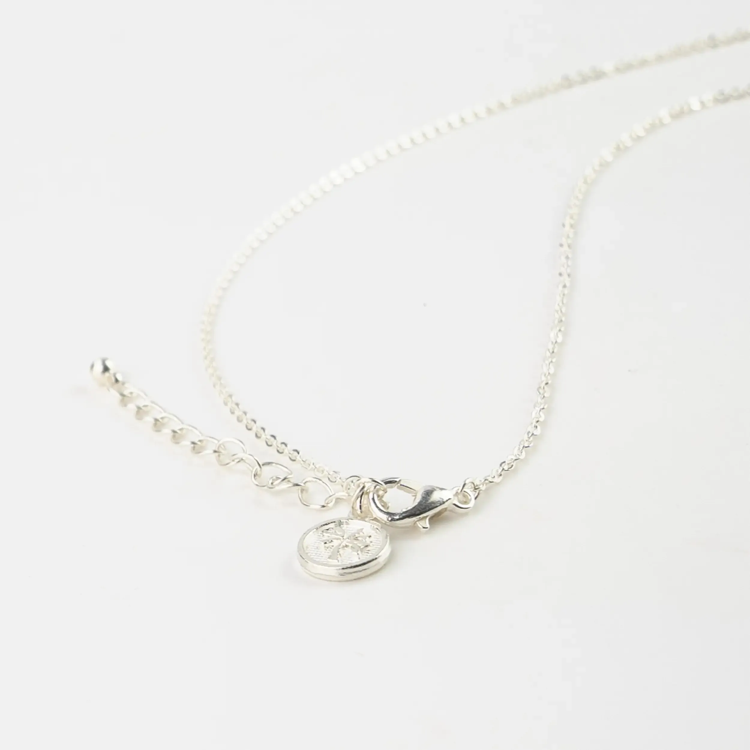 Asri Hammered Wave Necklace
