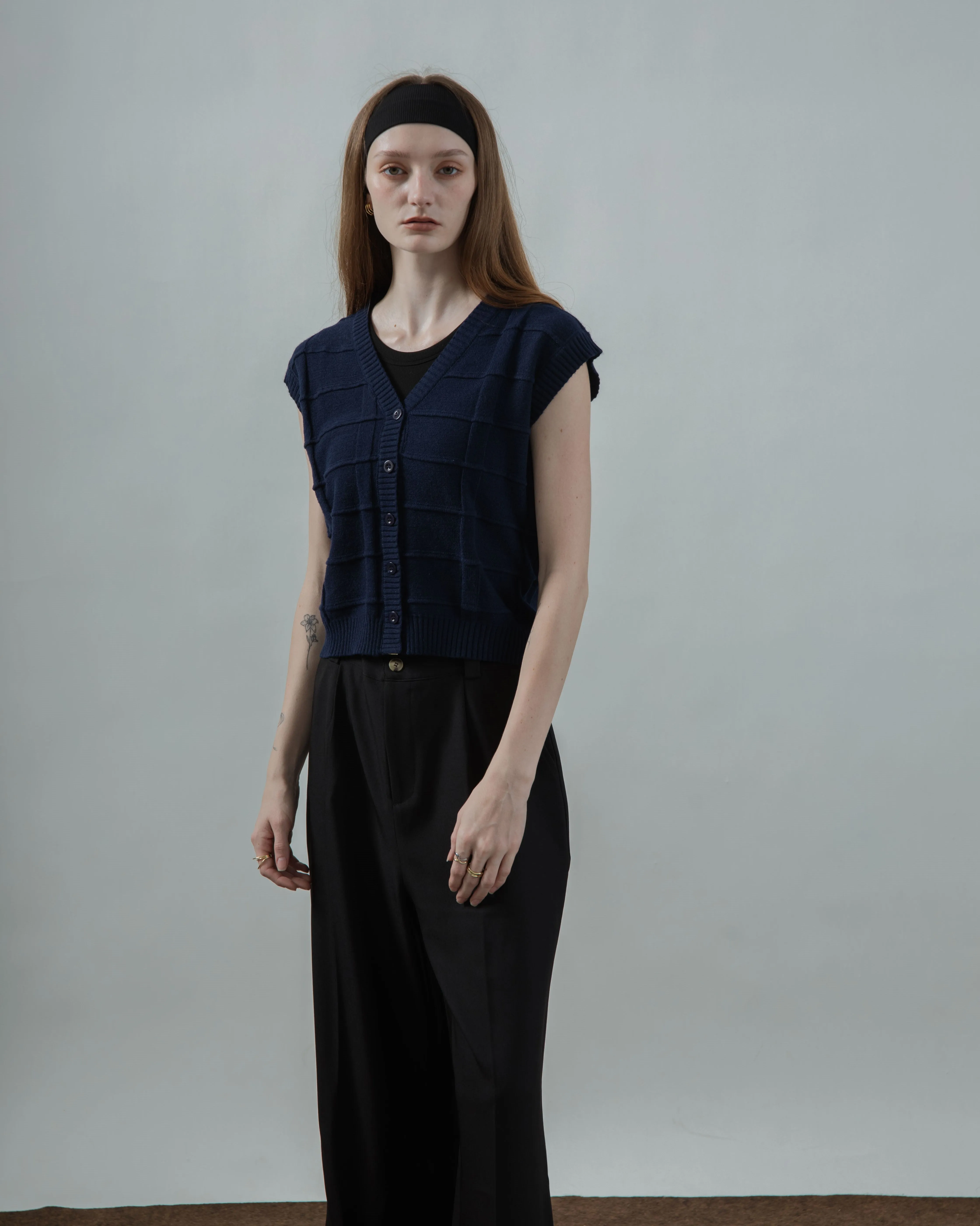 Checkered Texture Knit Vest (Navy)