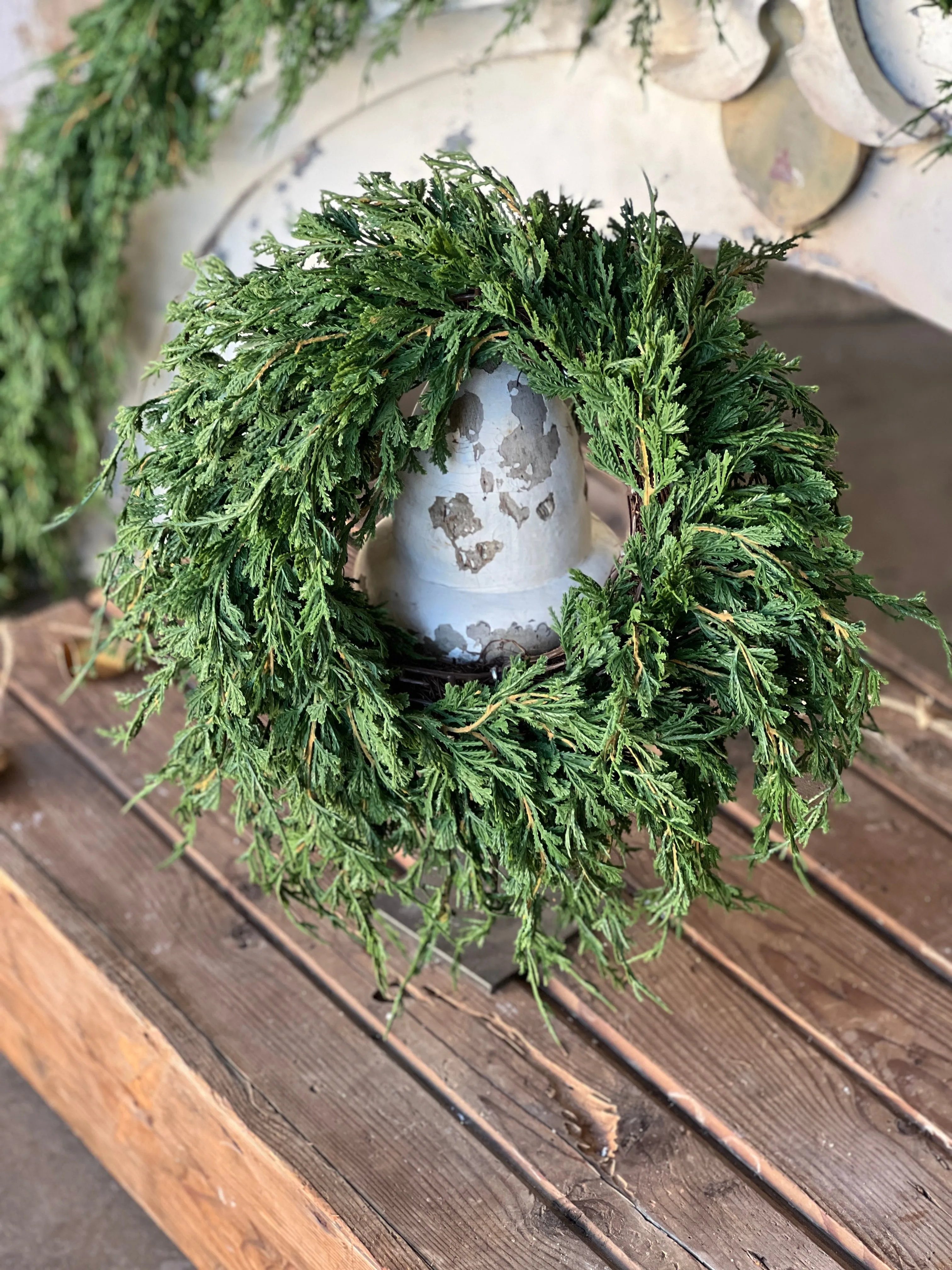 Emerald Falls Candle Ring | 14"