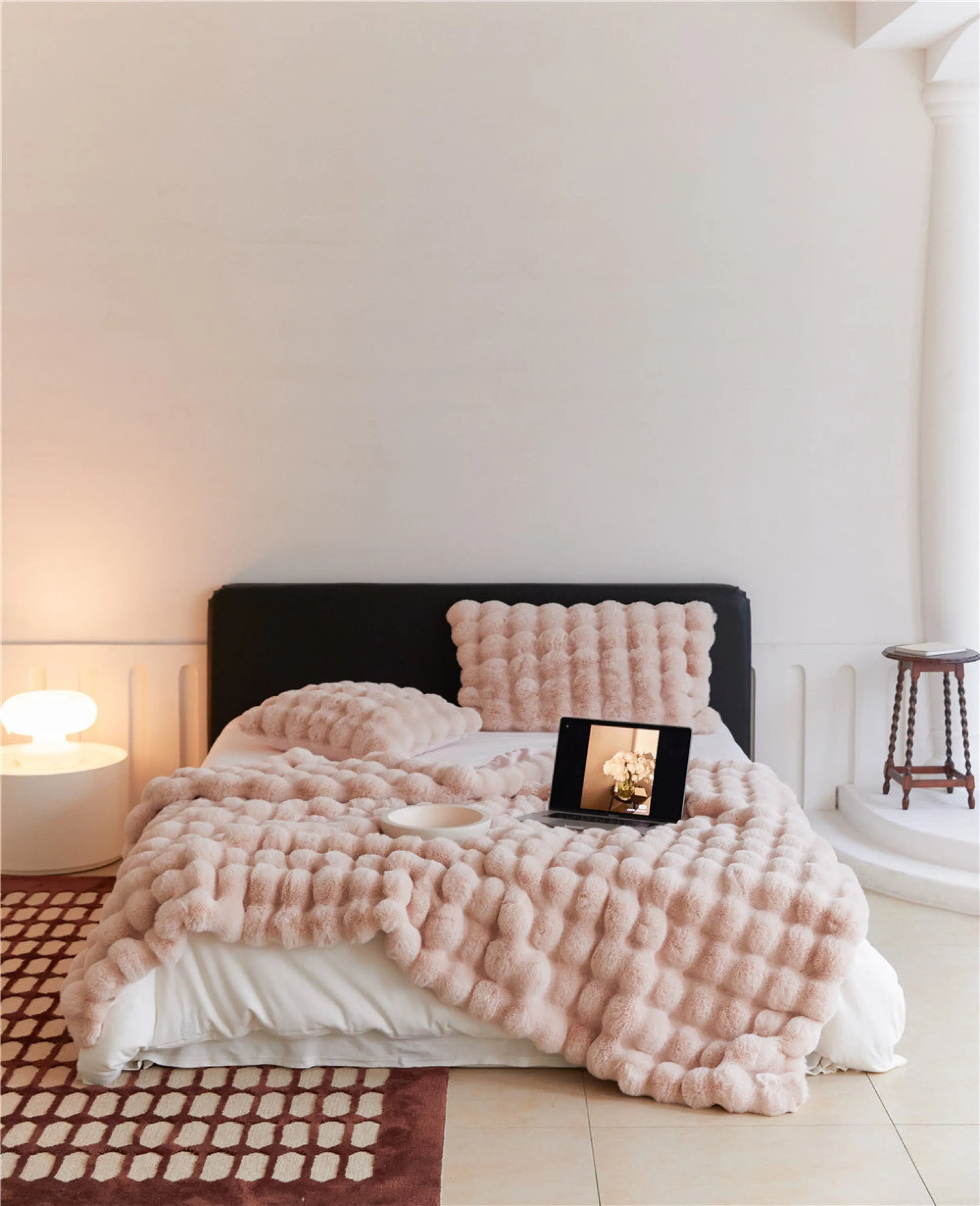 Fluffy Plush Throw Blanket / Gray
