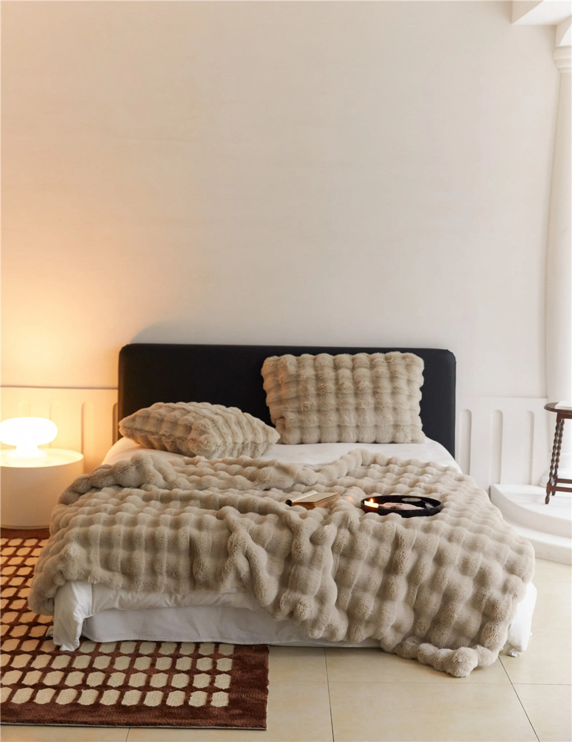 Fluffy Plush Throw Blanket / Gray