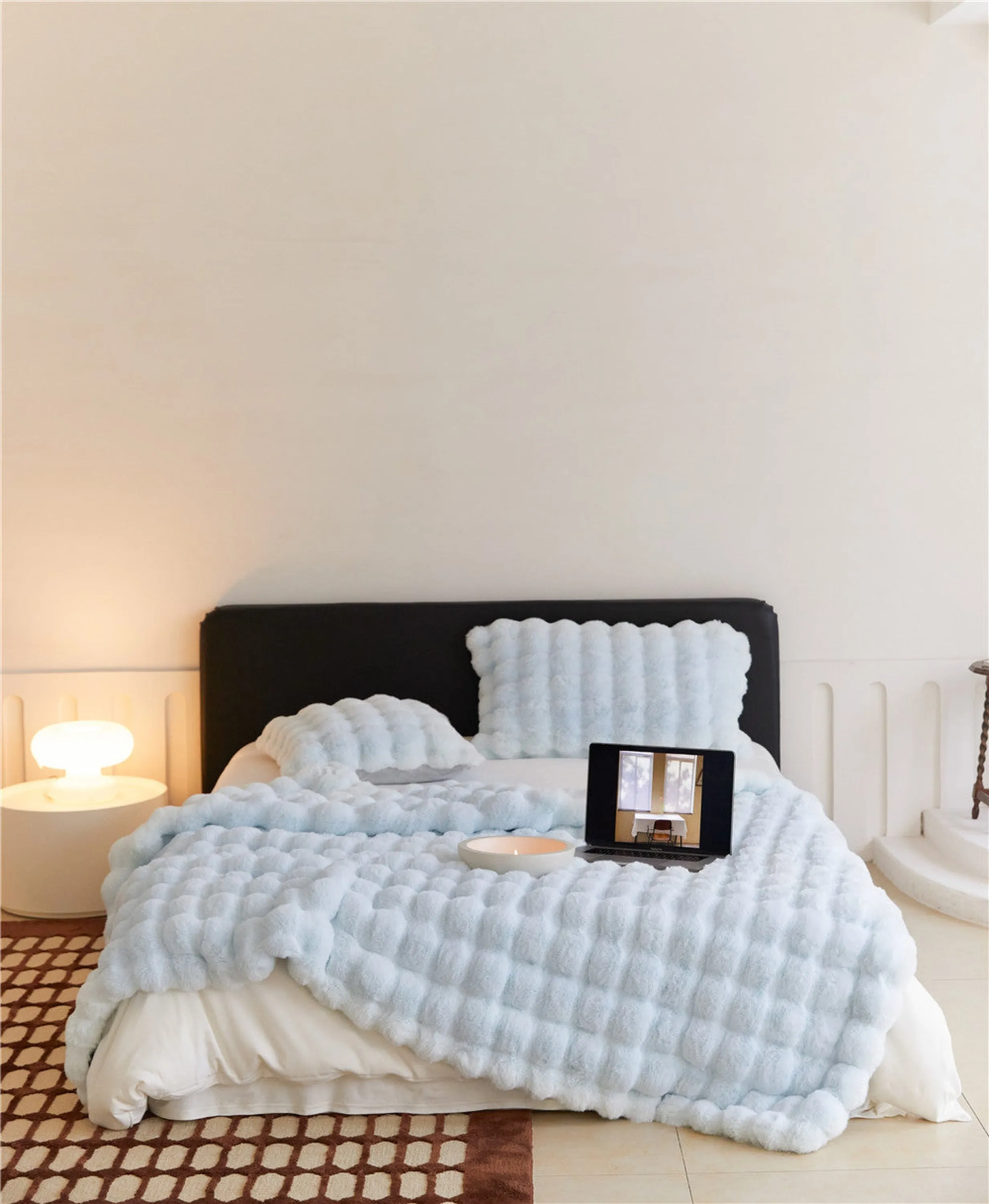 Fluffy Plush Throw Blanket / Gray