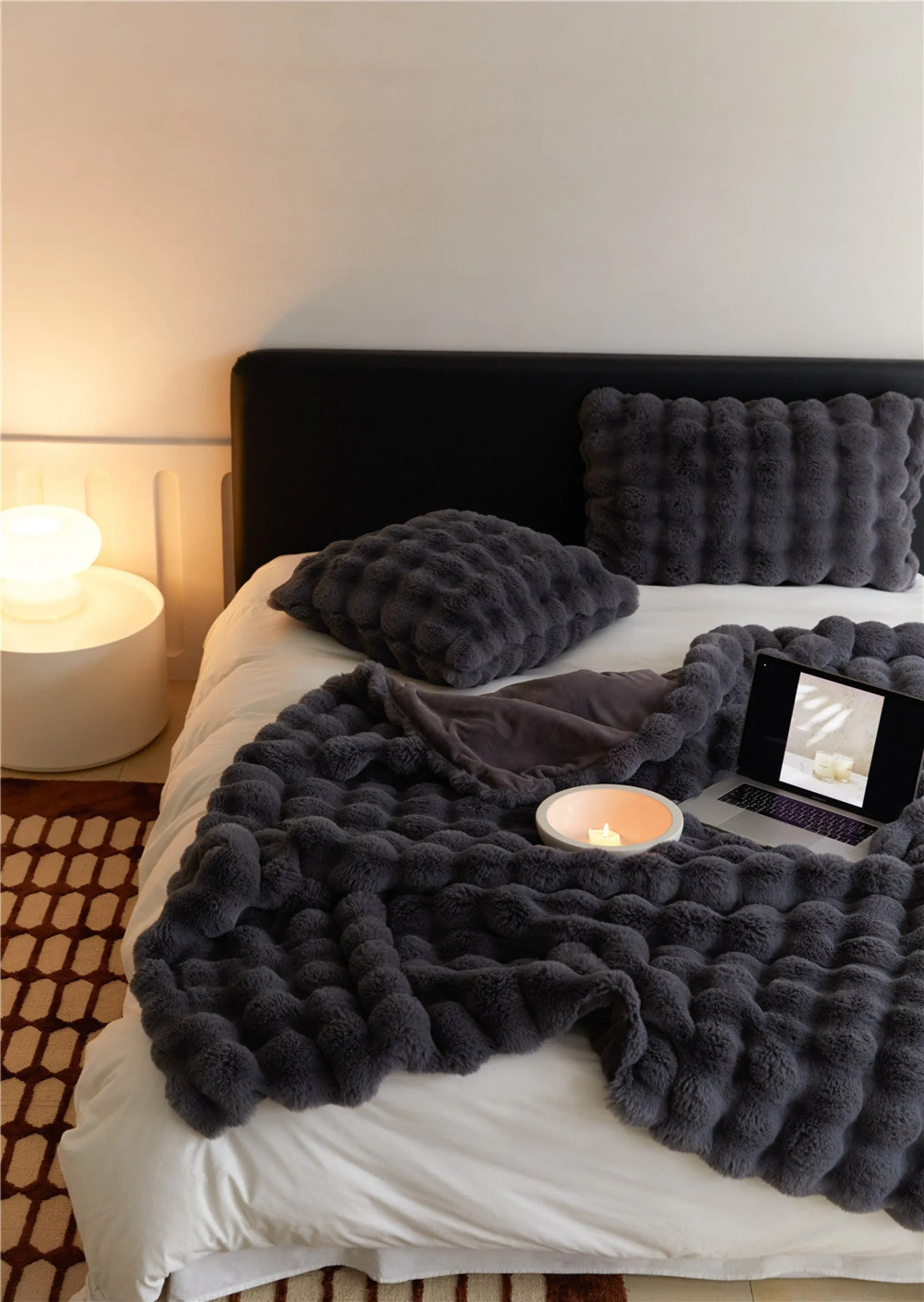 Fluffy Plush Throw Blanket / Gray