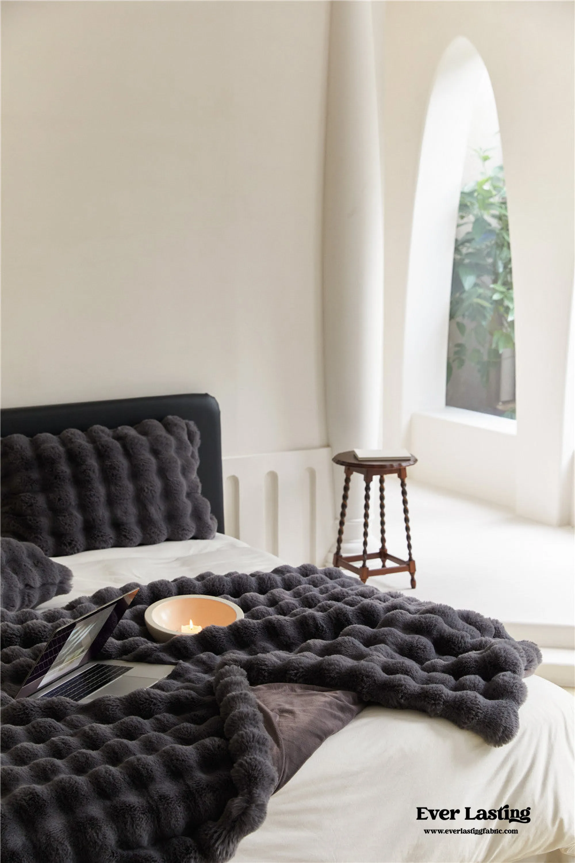 Fluffy Plush Throw Blanket / Gray