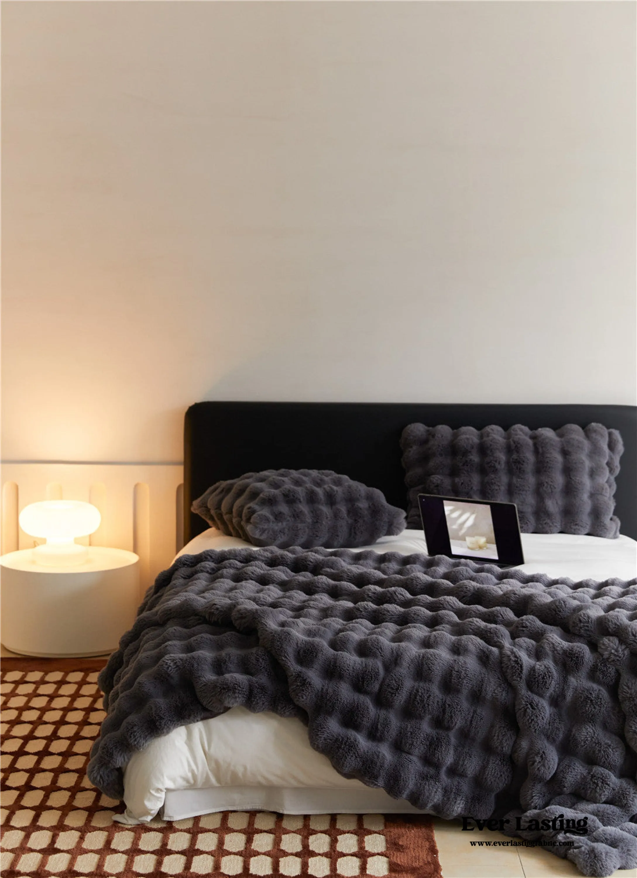 Fluffy Plush Throw Blanket / Gray