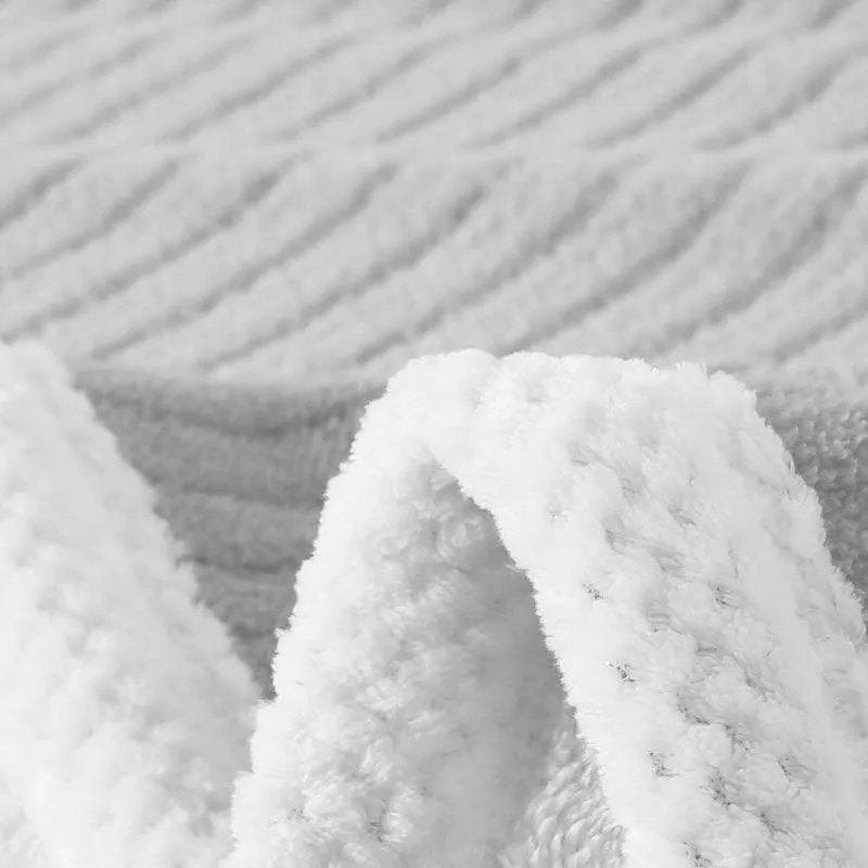 Idyllic Snigu Grey Polyester Blanket