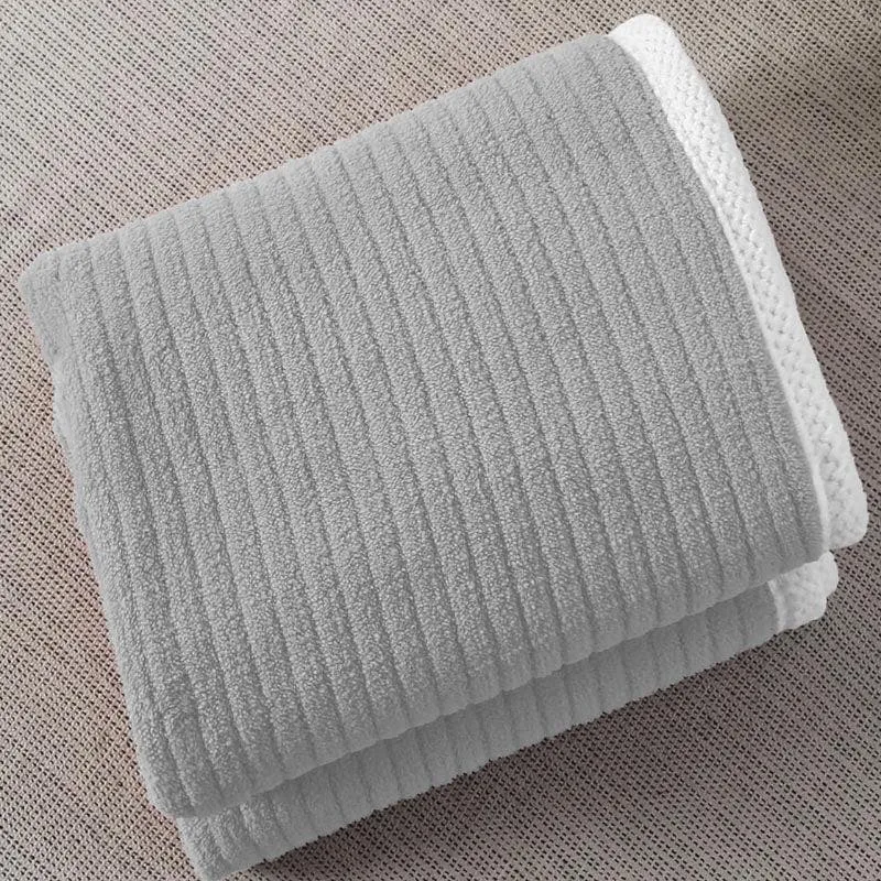 Idyllic Snigu Grey Polyester Blanket